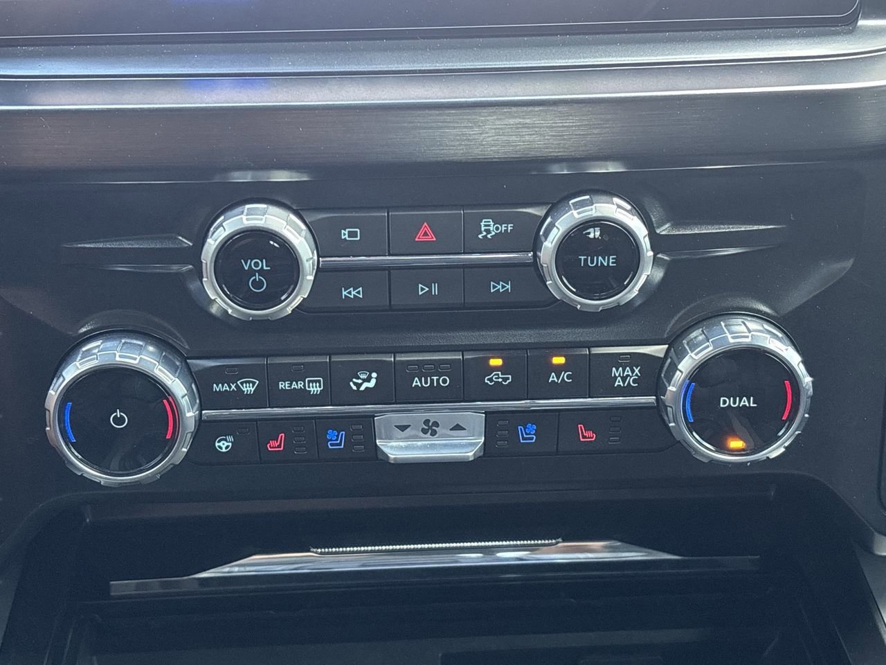 Used 2026 Ford F250 Lariat w/ Black Appearance Package image 22