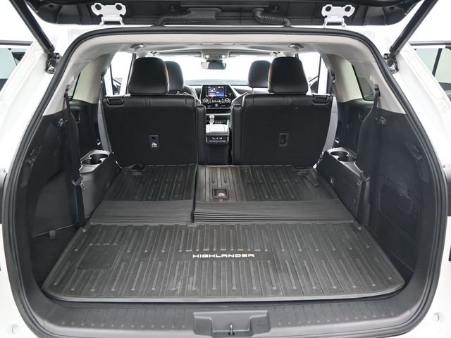 Used 2022 Toyota Highlander XLE image 13