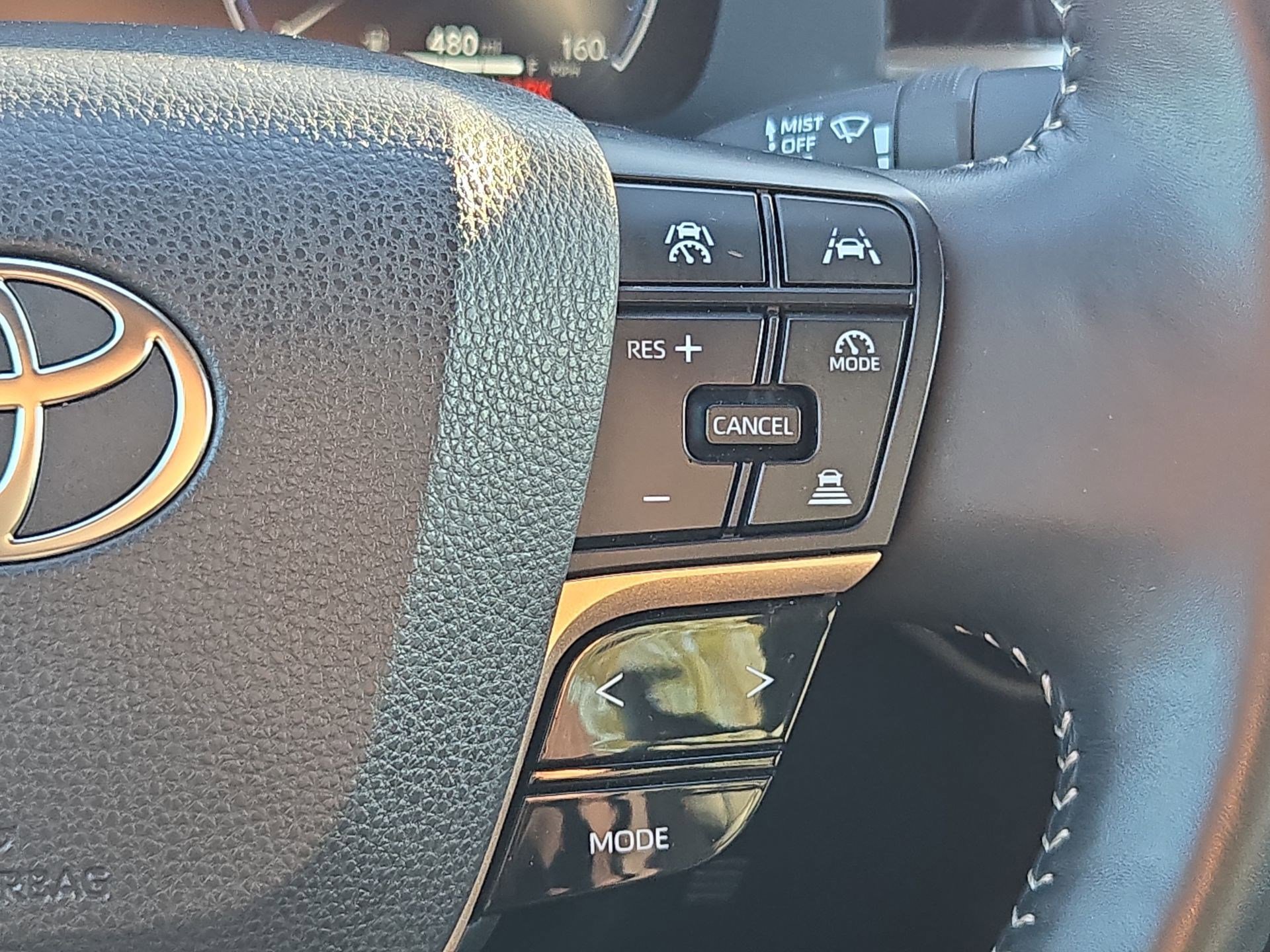 Used 2025 Toyota Crown XLE AWD/4WD image 19