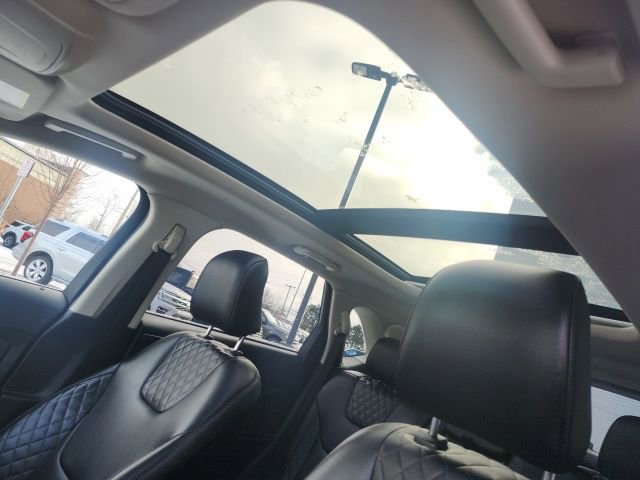 Used 2023 Ford Edge Titanium w/ Class II Trailer Tow Package image 30