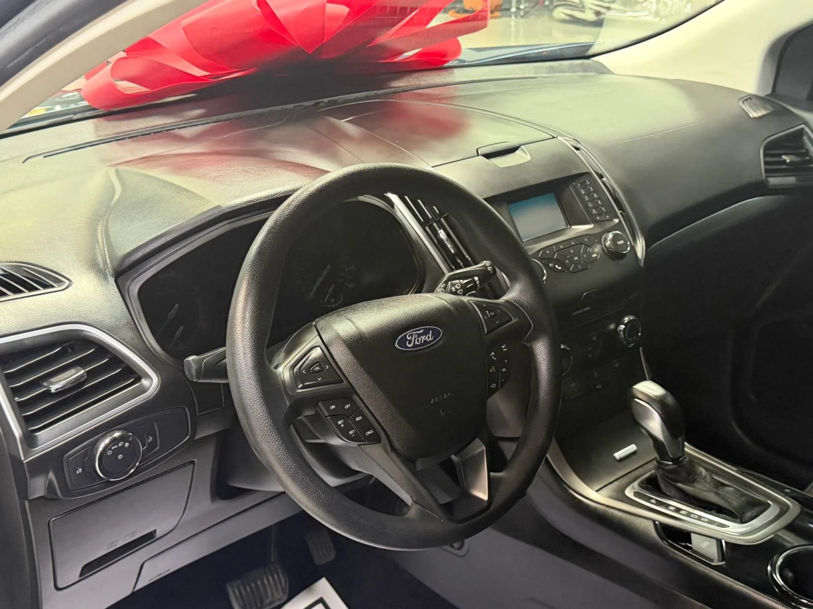 Used 2018 Ford Edge SE FWD image 35