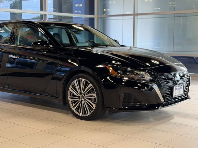 Used 2023 Nissan Altima 2.5 SL FWD image 5