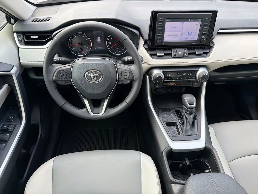 Used 2022 Toyota RAV4 XLE Premium image 21