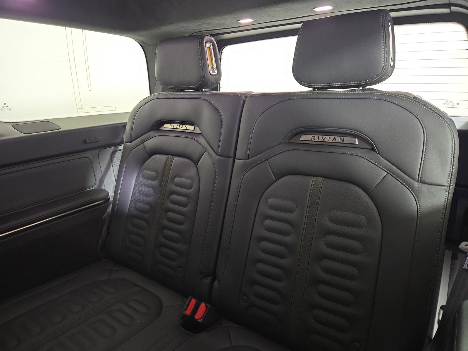 Used 2022 Rivian R1S Launch Edition image 22