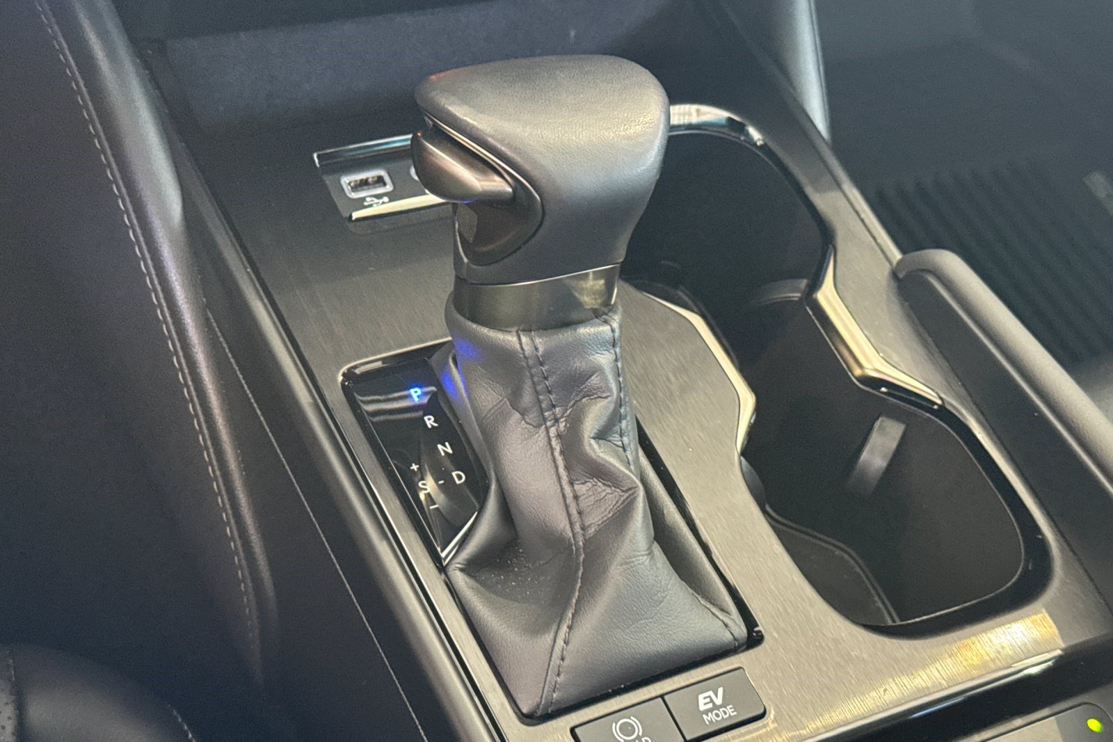 Certified 2024 Lexus ES 300h w/ Premium Package FWD image 26