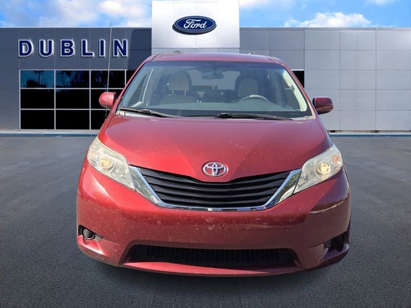Used 2014 Toyota Sienna LE FWD image 2