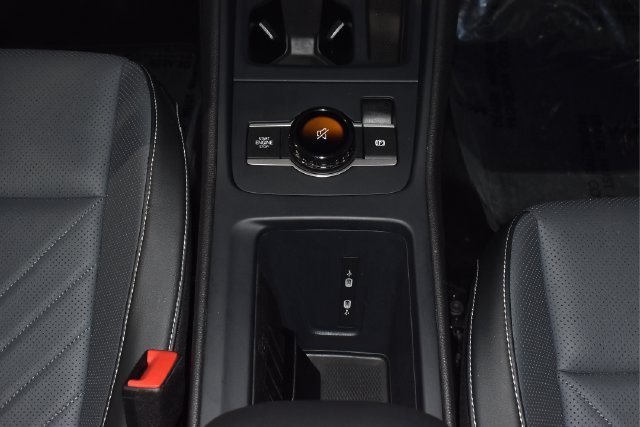 Used 2026 Volkswagen Tiguan SE AWD/4WD image 37