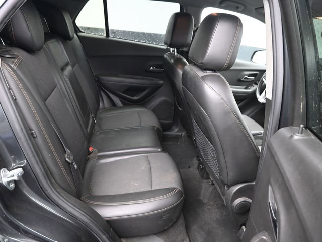 Used 2017 Chevrolet Trax LT w/ LT Convenience Package image 6