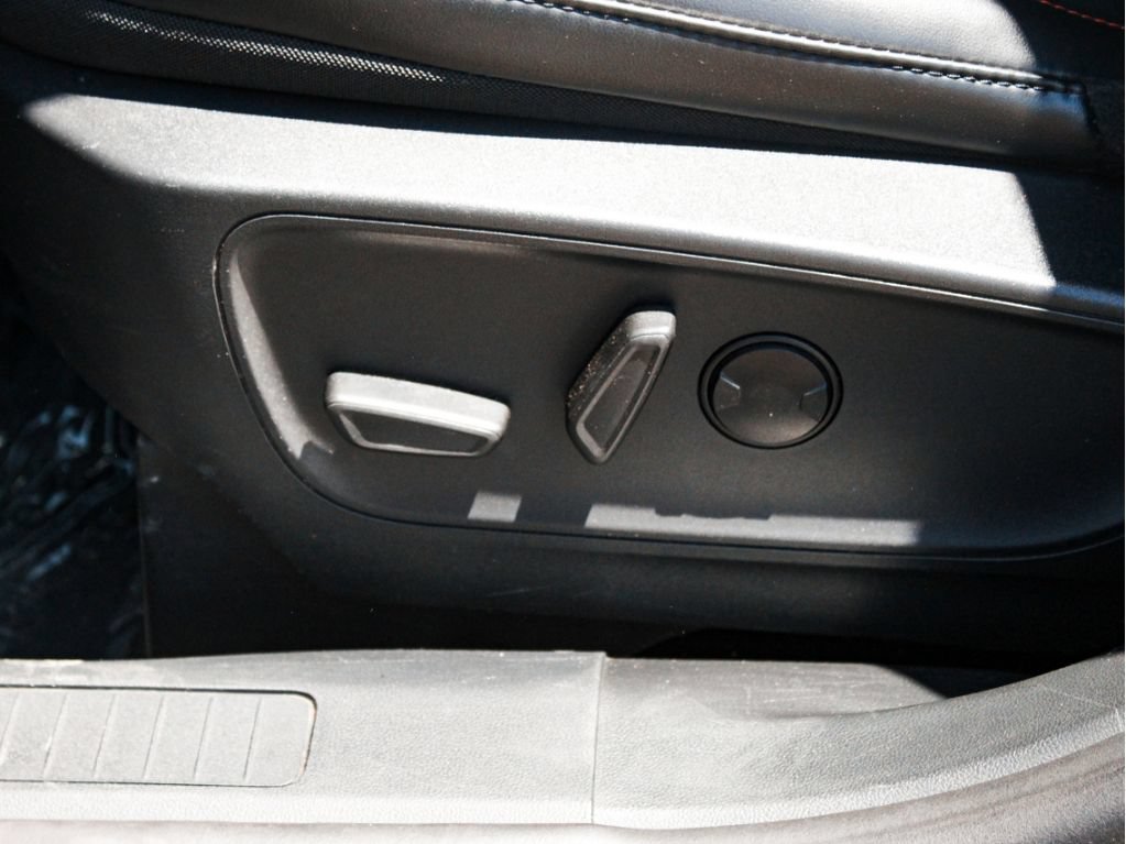 Used 2025 Ford Escape ST-Line Select AWD/4WD image 11