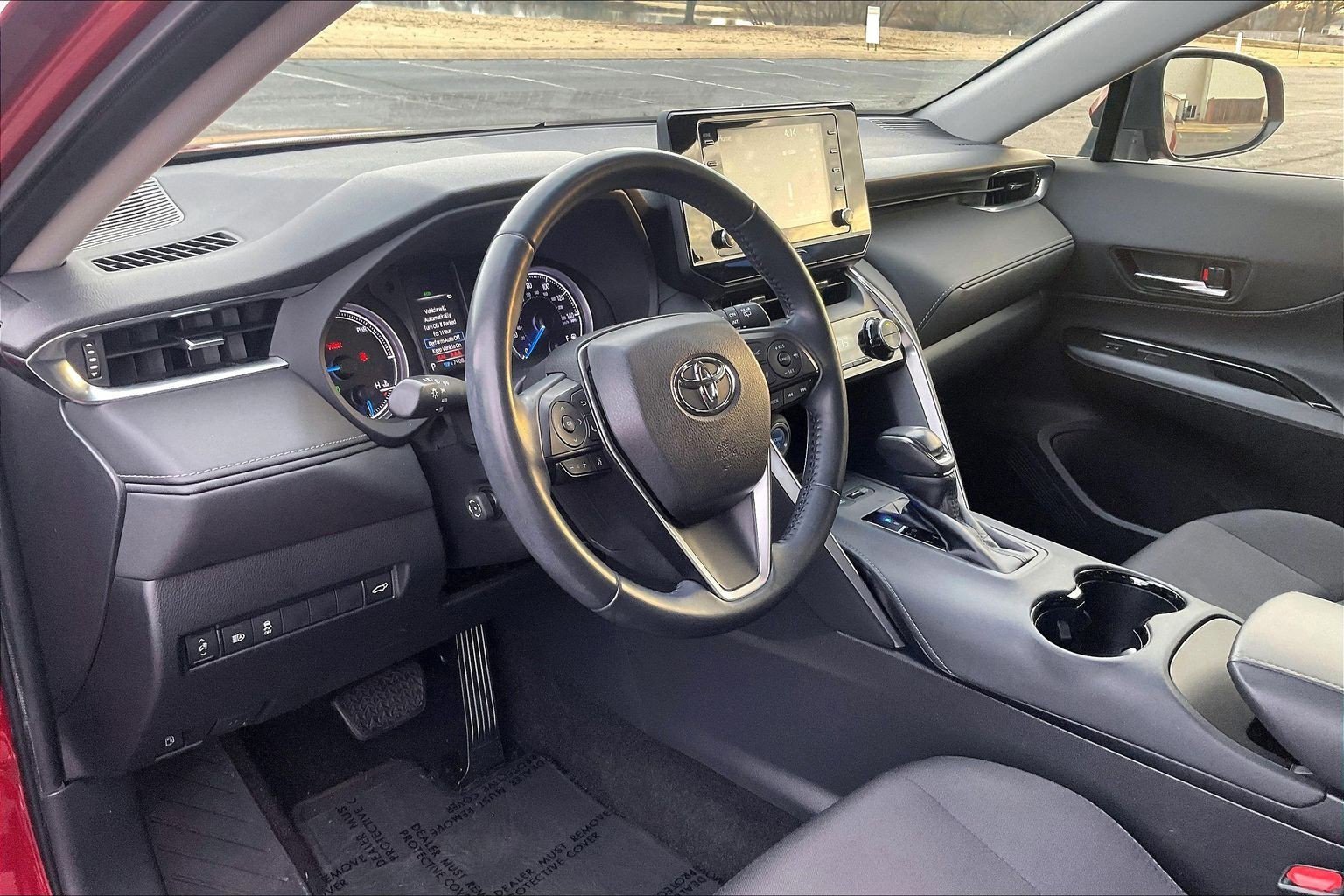 Used 2021 Toyota Venza LE image 14