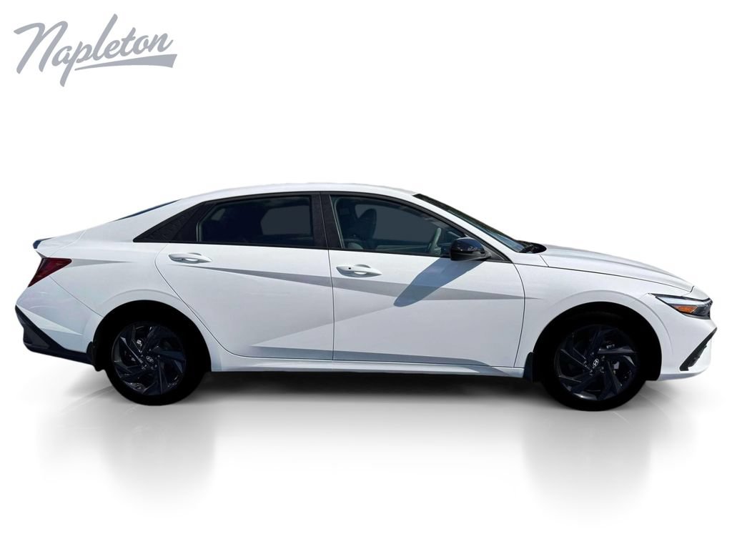 New 2026 Hyundai Elantra Sport FWD image 11
