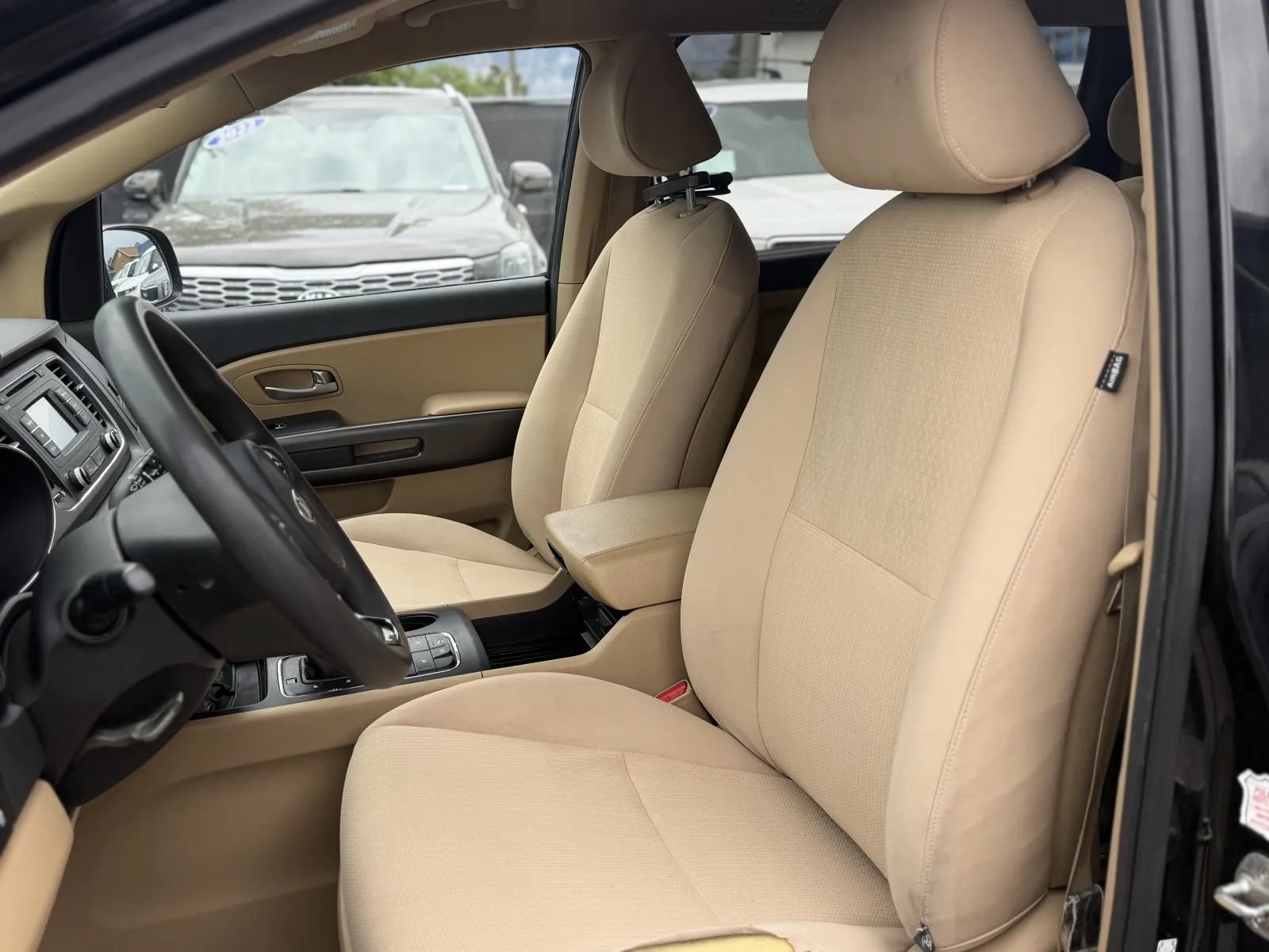 Used 2016 Kia Sedona LX w/ LX Convenience Package FWD image 14