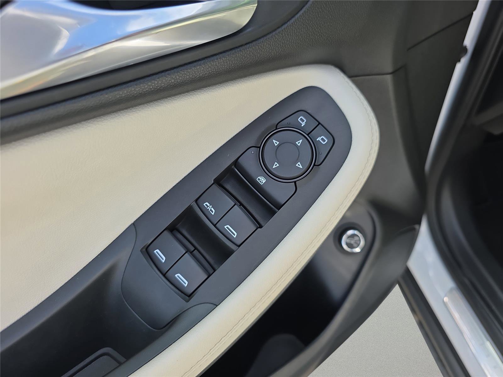 Used 2020 Buick Encore GX Preferred w/ Cold Weather Comfort Package image 18