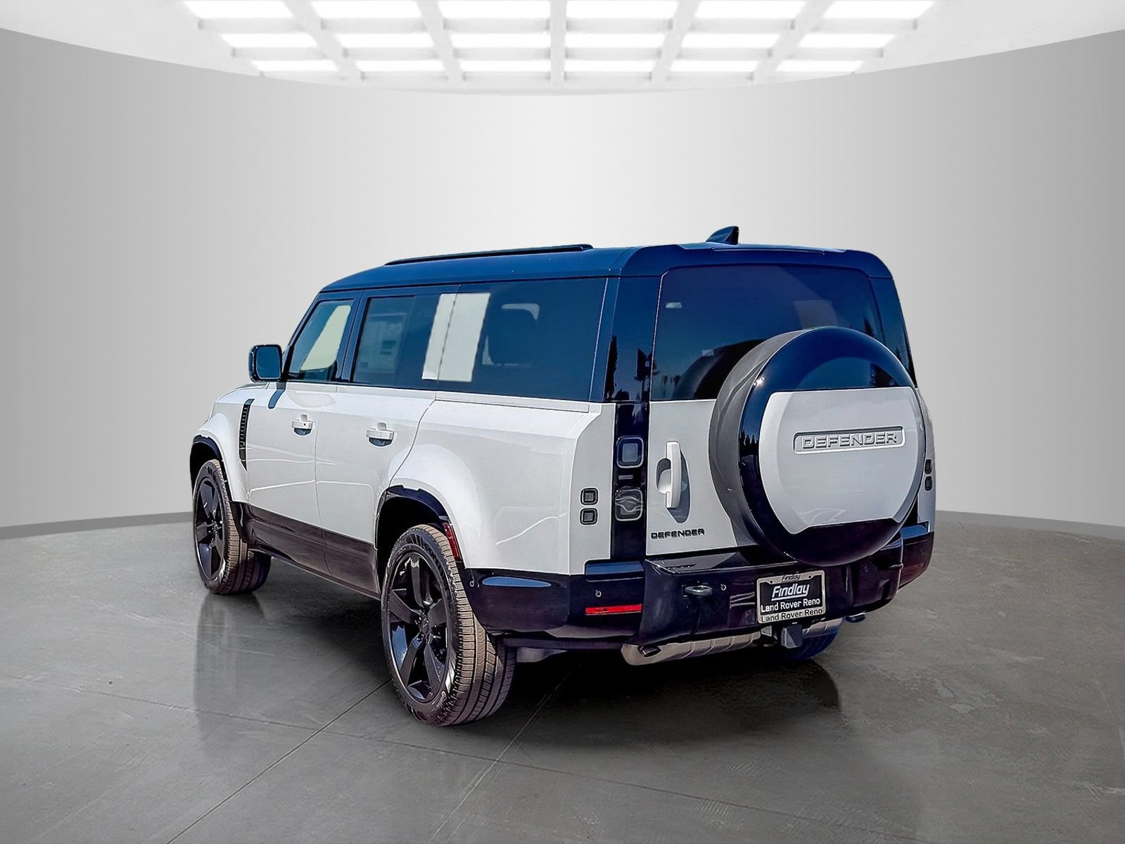 New 2026 Land Rover Defender 130 X-Dynamic SE AWD/4WD image 3