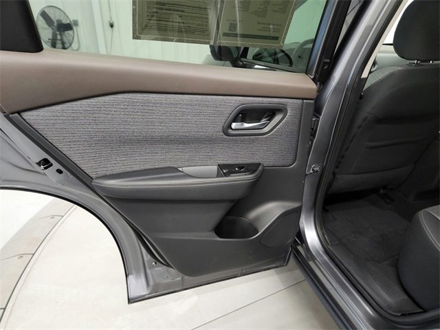 Used 2021 Nissan Rogue SV image 28