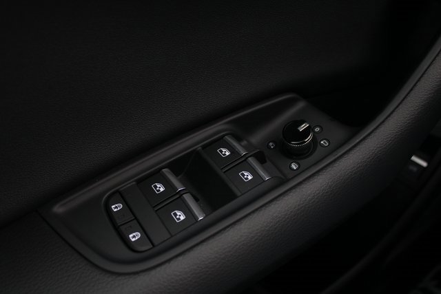 New 2025 Audi Q8 Premium image 21