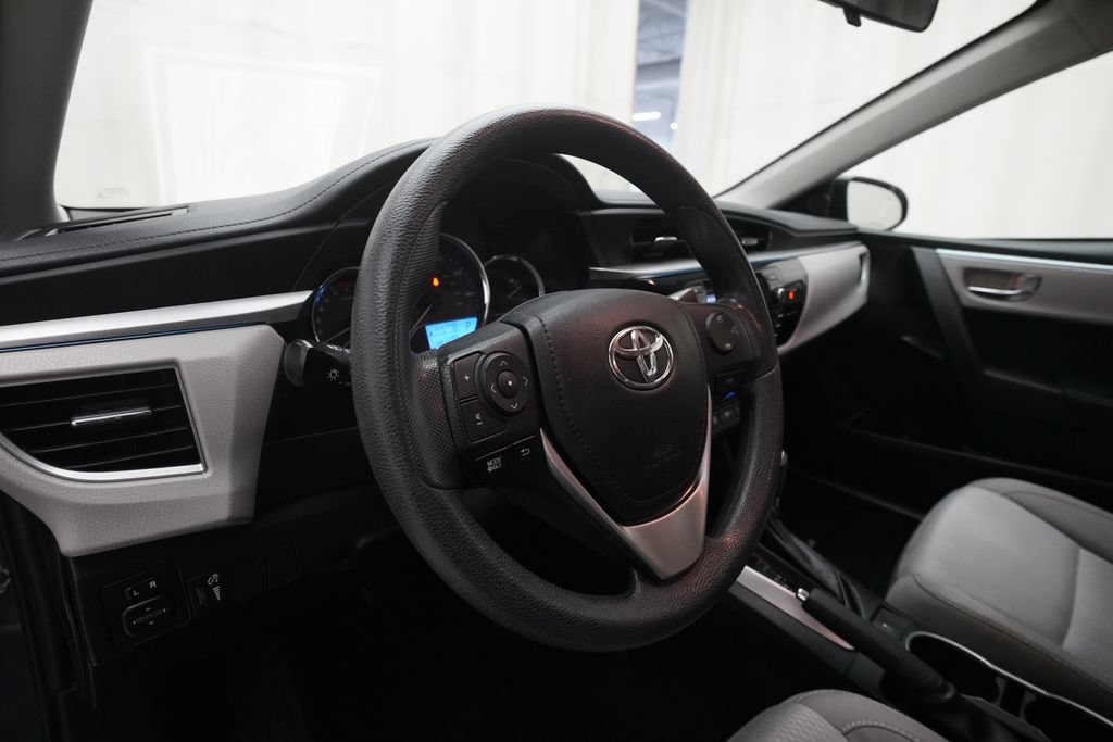 Used 2016 Toyota Corolla LE FWD image 8