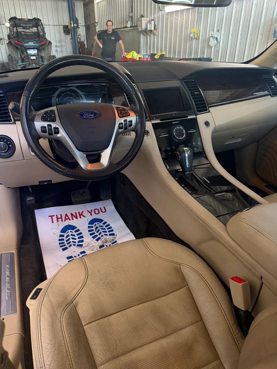 Used 2013 Ford Taurus Limited FWD image 8