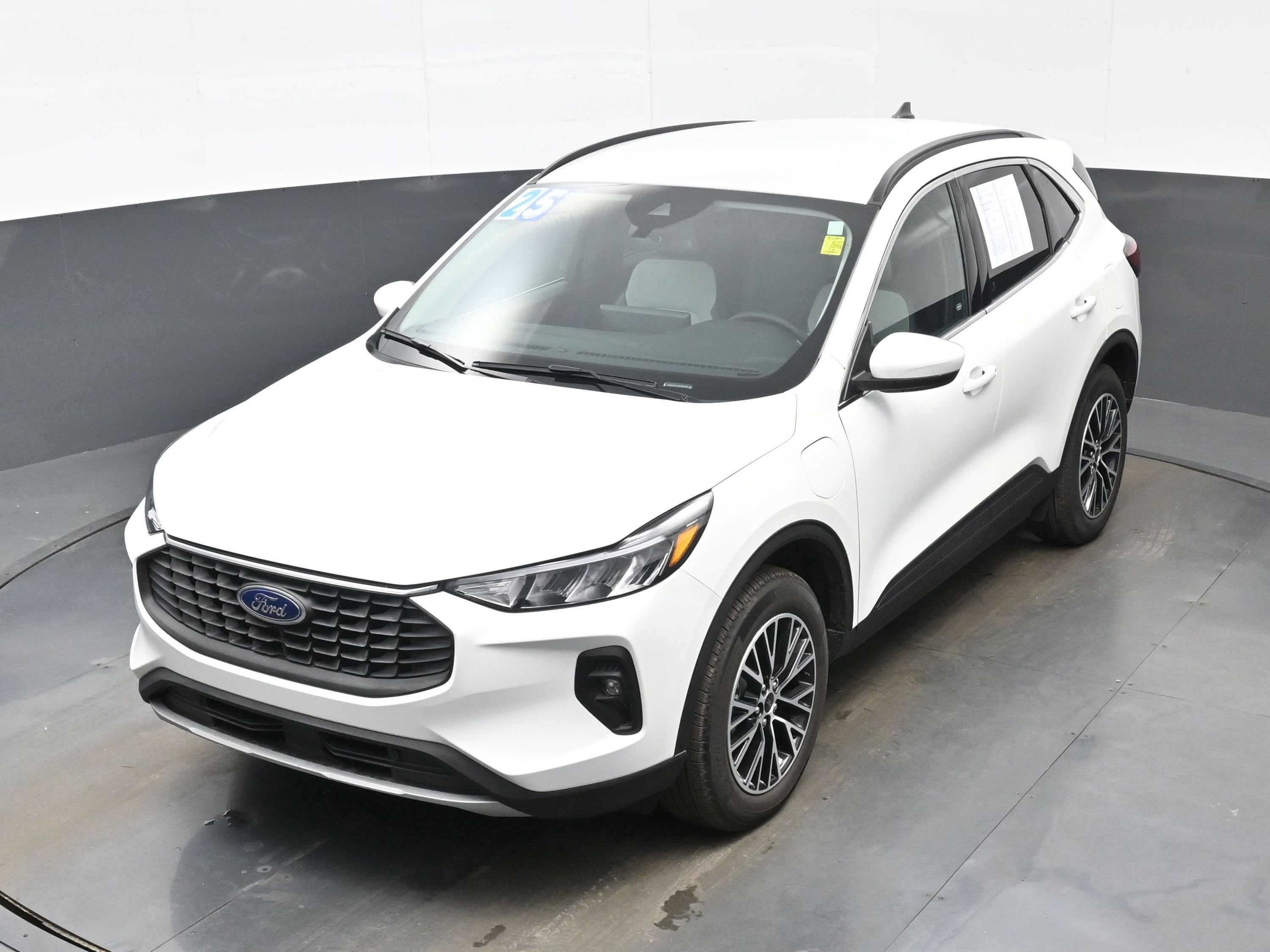 Used 2025 Ford Escape SE image 32