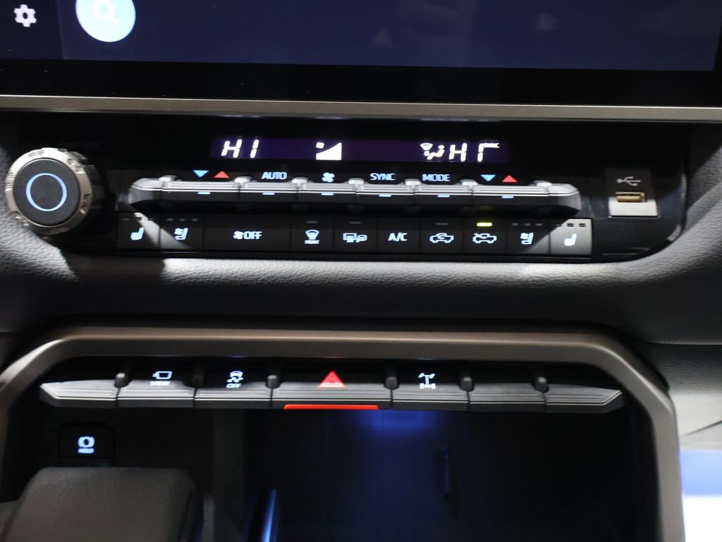 Used 2024 Toyota Tundra Limited image 30