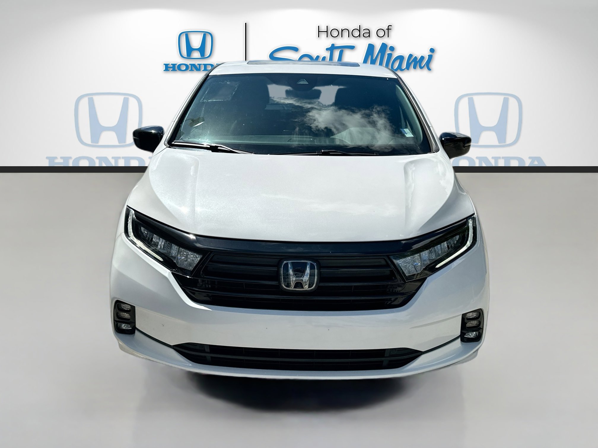 Used 2023 Honda Odyssey Sport image 2