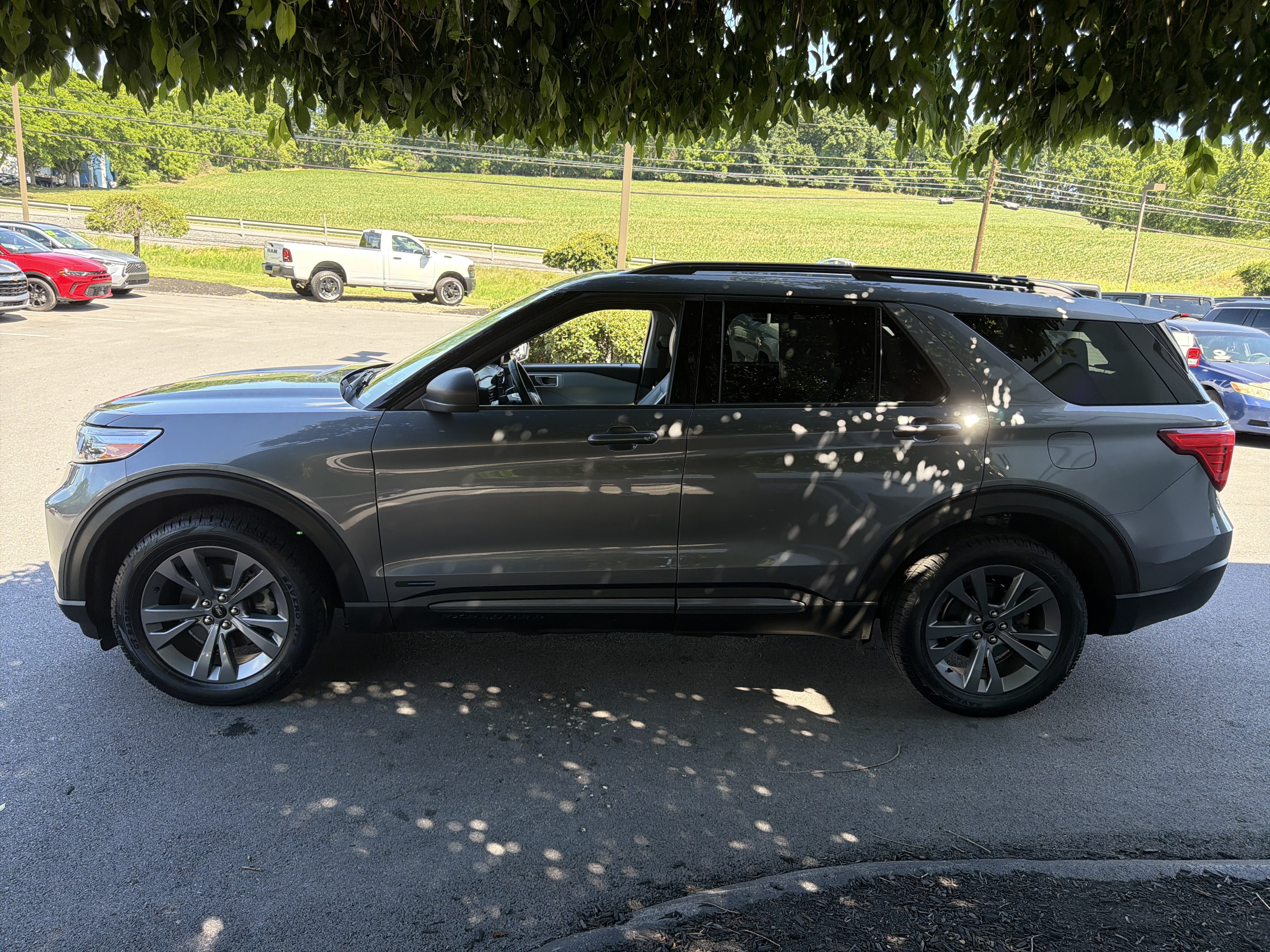 Used 2021 Ford Explorer XLT w/ Equipment Group 202A AWD/4WD image 7
