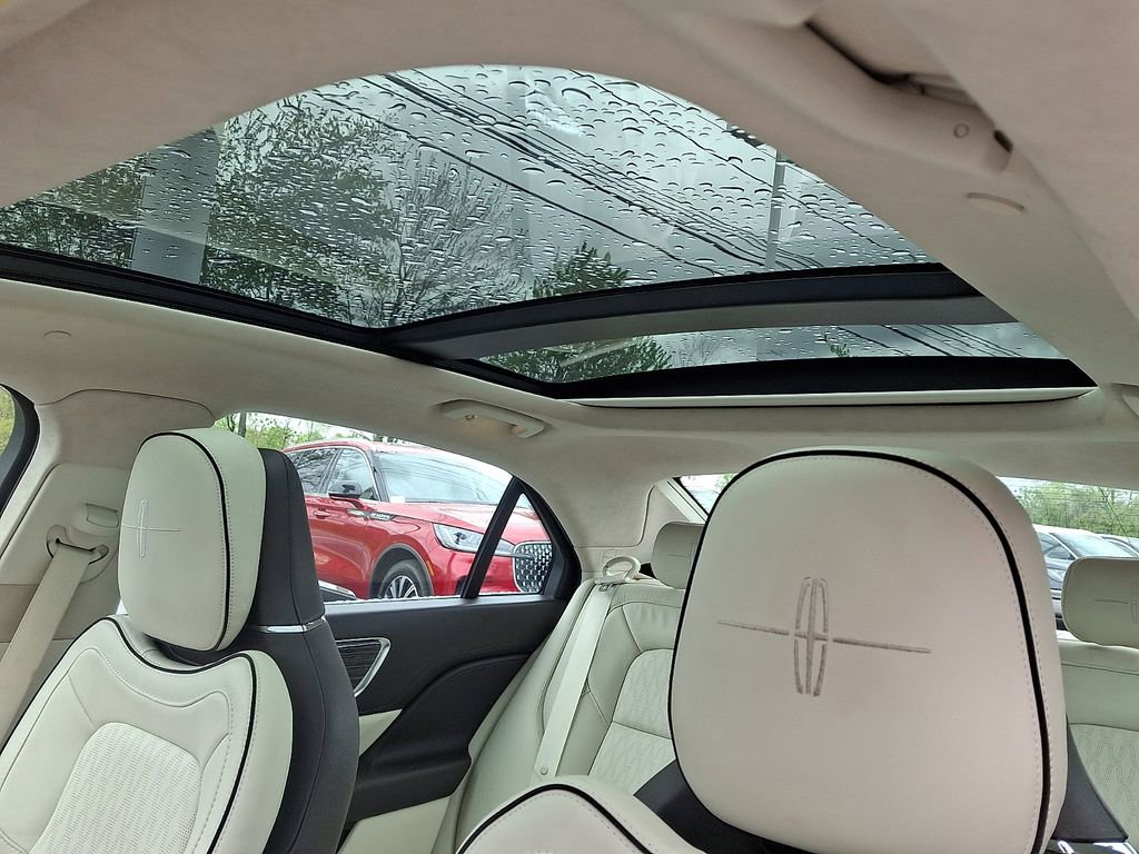 Used 2018 Lincoln Continental Black Label AWD/4WD image 14