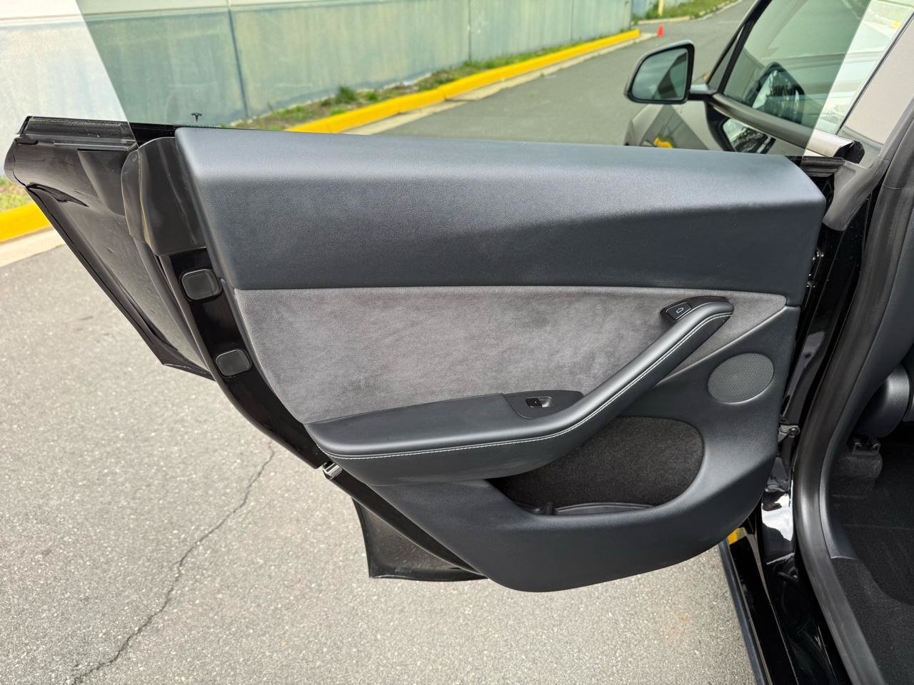 Used 2025 Tesla Model Y Long Range AWD/4WD image 18