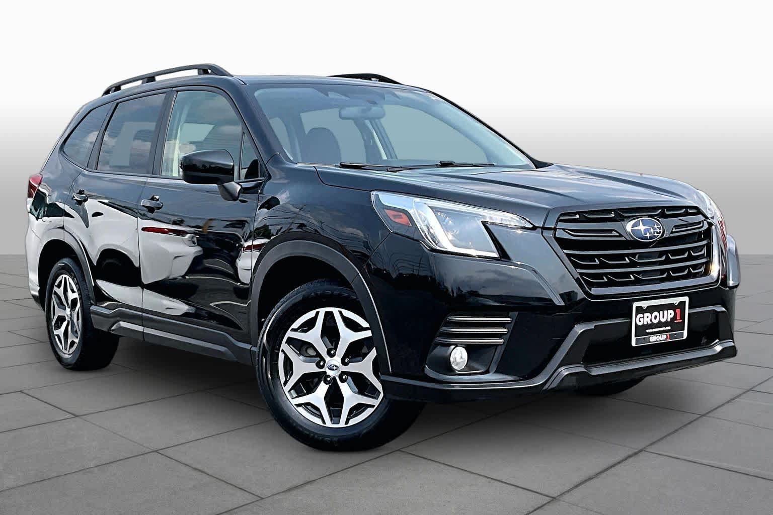 Used 2023 Subaru Forester Premium AWD/4WD image 3