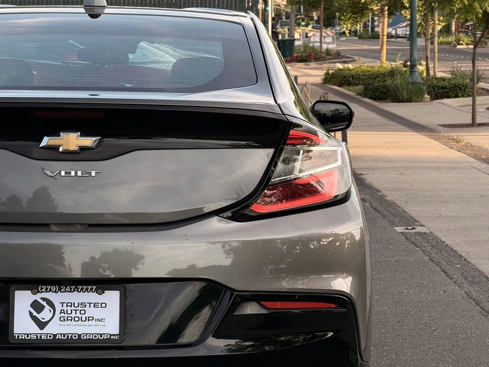 Used 2017 Chevrolet Volt LT FWD image 10