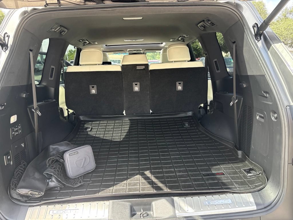 Used 2022 Lexus LX 600 4WD w/ Accessory Package (Z1) image 20