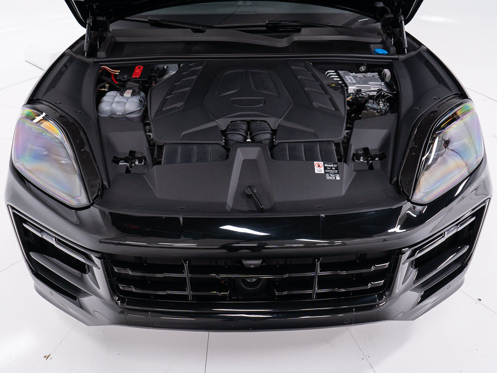 Certified 2026 Porsche Cayenne GTS AWD/4WD image 46