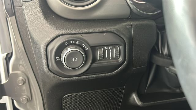 Used 2022 Jeep Wrangler Unlimited Sport AWD/4WD image 19