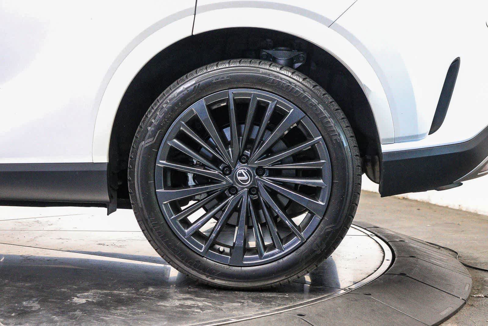 Used 2025 Lexus RX 350 Premium w/ Convenience Package FWD image 10