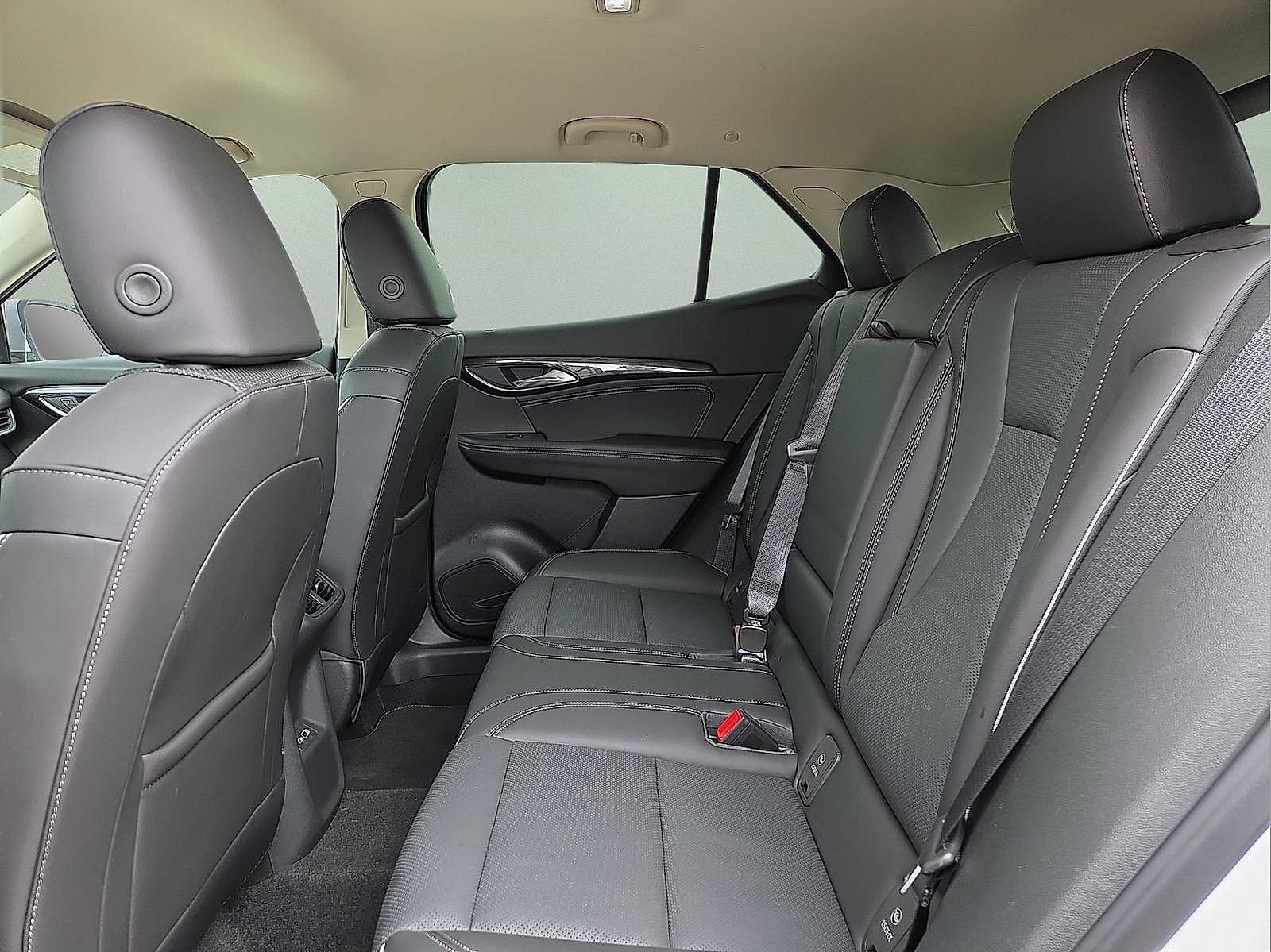 Used 2023 Buick Envision Essence AWD/4WD image 10