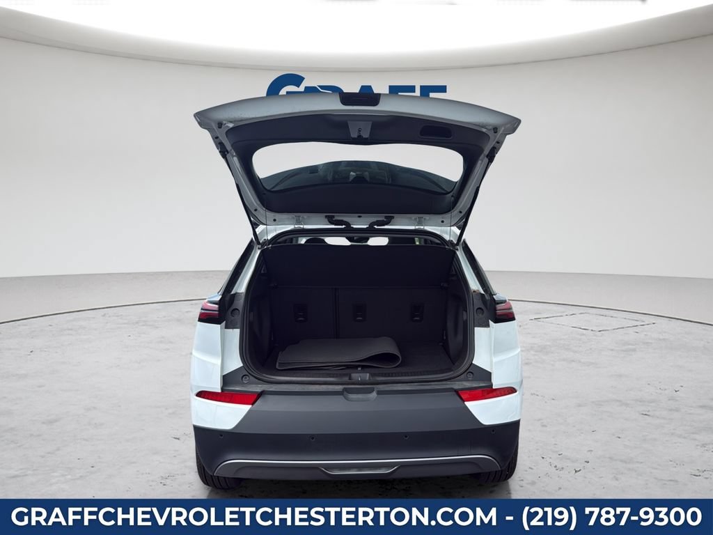 Used 2023 Chevrolet Bolt EUV Premier w/ Sun & Sound Package FWD image 27