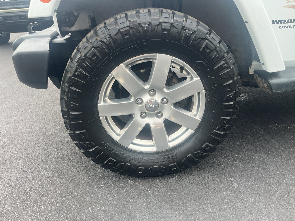 Used 2012 Jeep Wrangler Unlimited Sahara w/ Connectivity Group AWD/4WD image 14