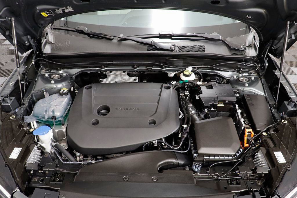 Used 2026 Volvo XC40 B5 Ultra w/ Climate Package image 24