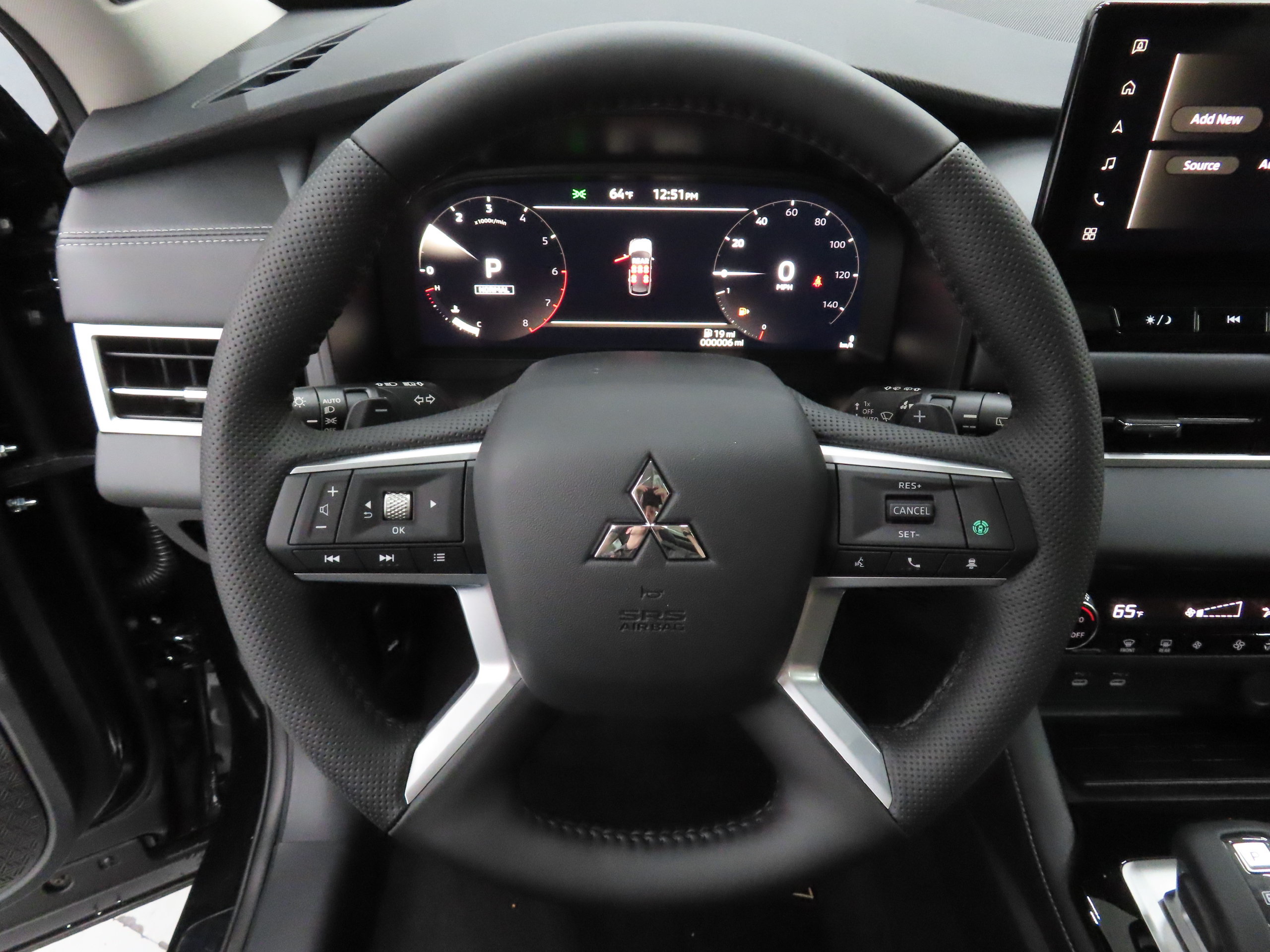 New 2026 Mitsubishi Outlander SE FWD image 14