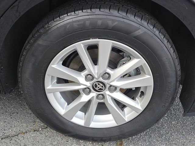 Used 2025 Toyota Camry LE image 17