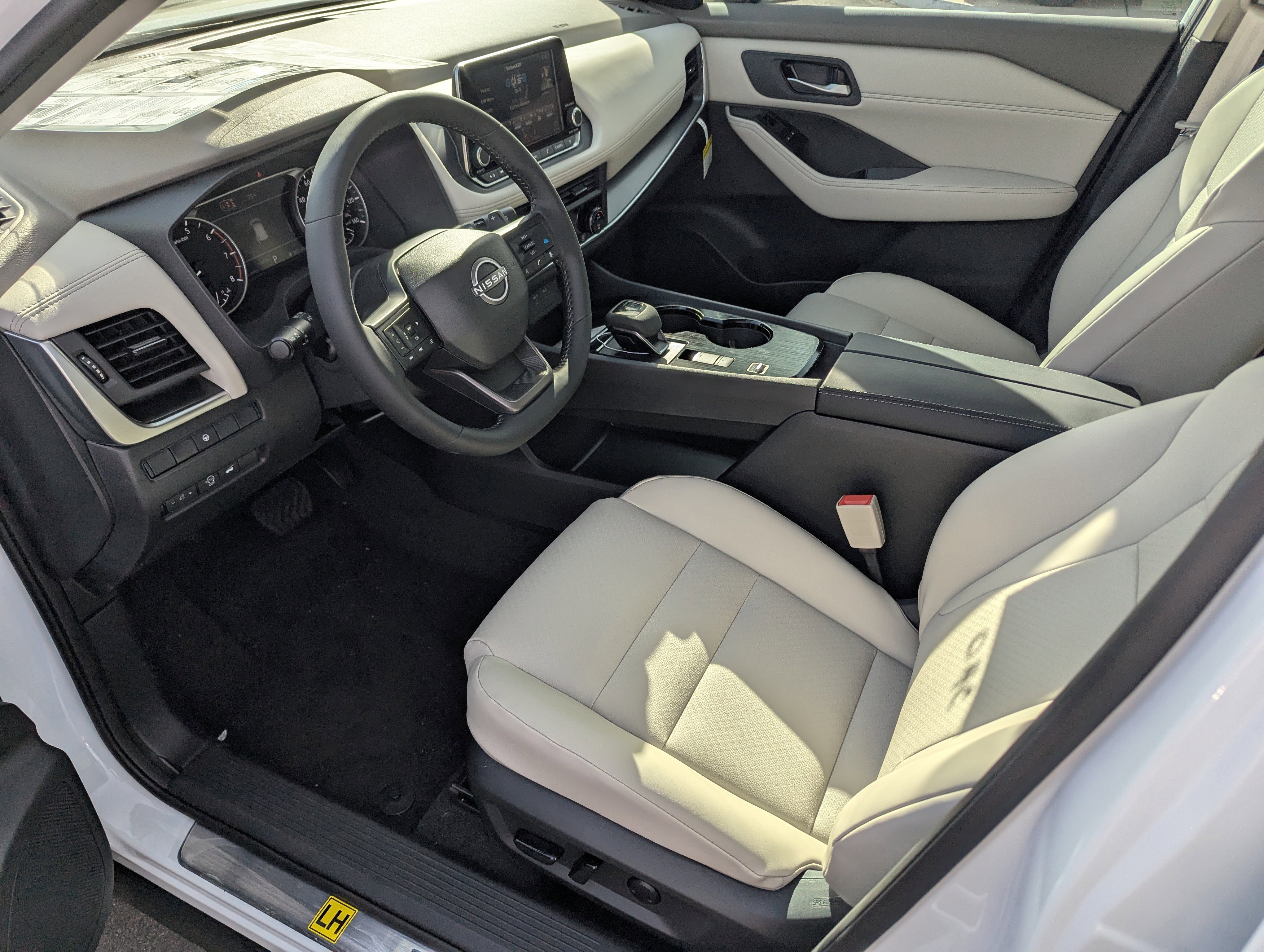 New 2026 Nissan Rogue SV image 9