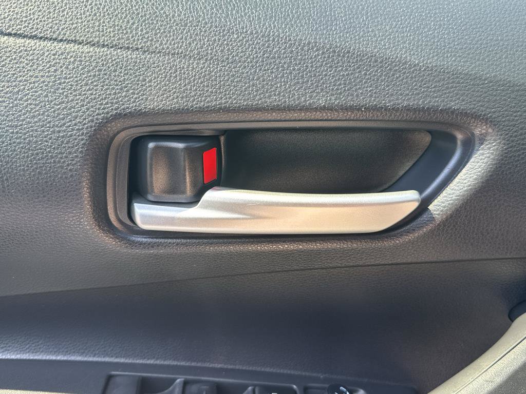 Used 2021 Toyota Corolla LE w/ Carpet Mat Package (TMS) FWD image 19
