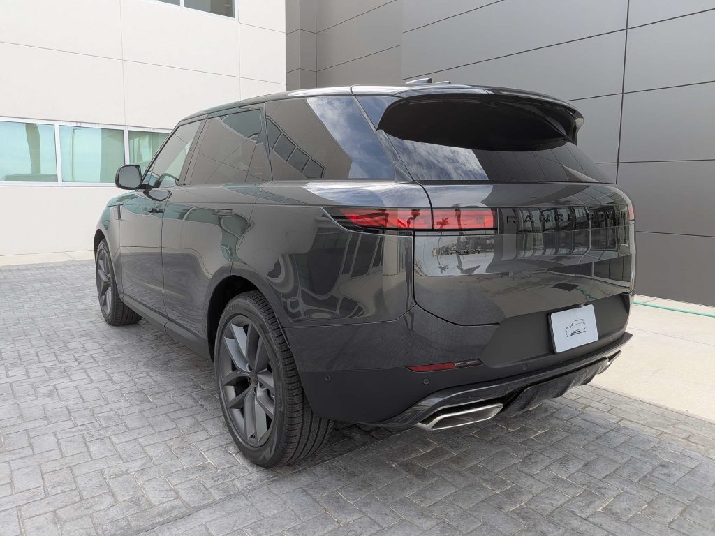 New 2027 Land Rover Range Rover Sport SE AWD/4WD image 3