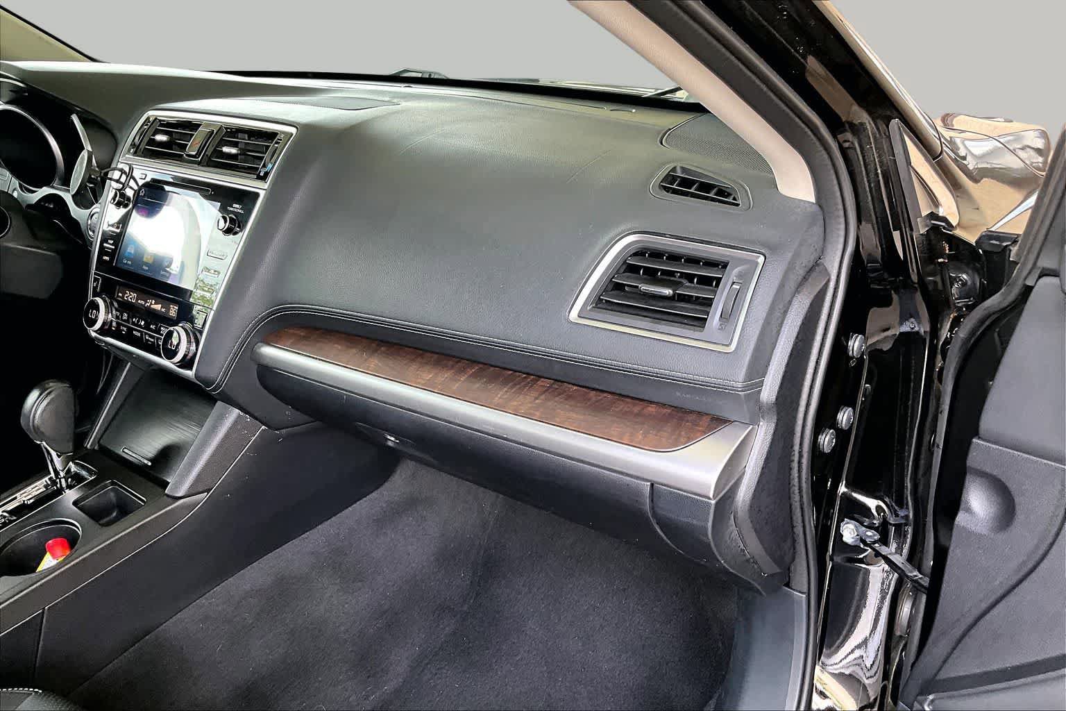 Used 2018 Subaru Outback 3.6R Limited AWD/4WD image 19