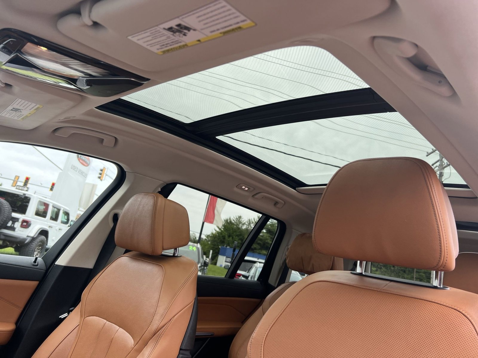 Used 2022 BMW X7 xDrive40i w/ Executive Package AWD/4WD image 24