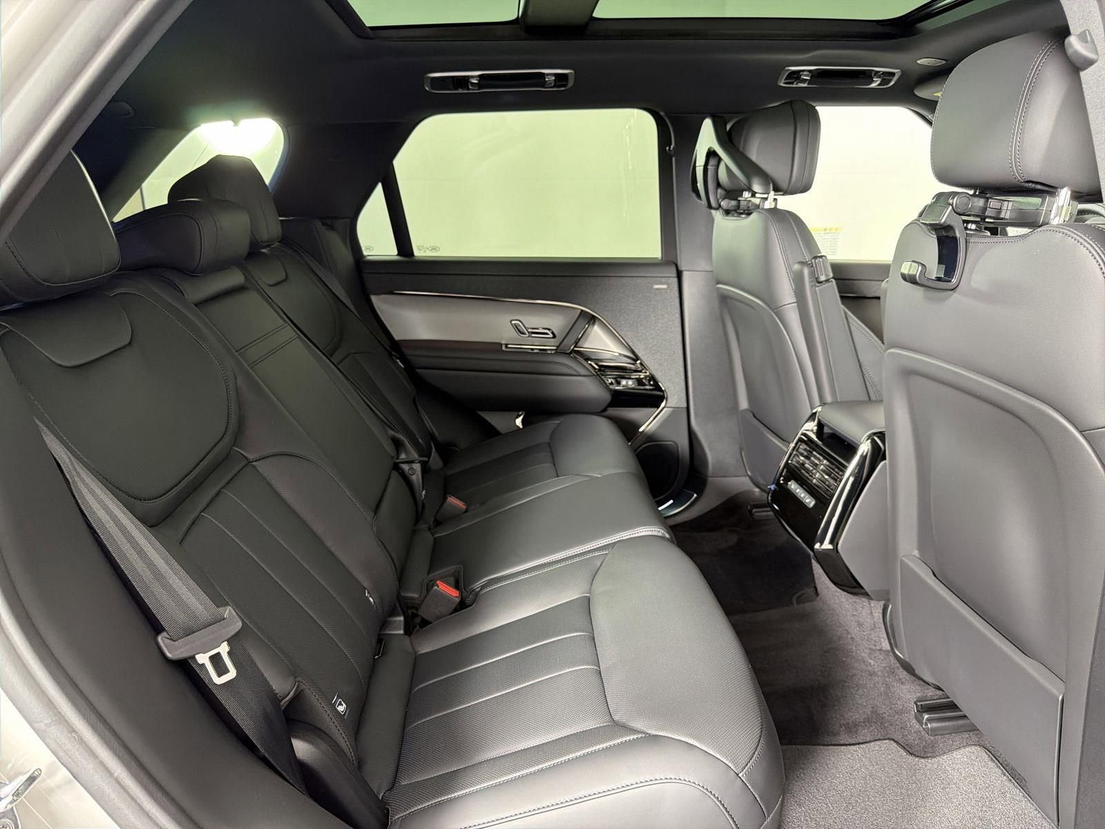 New 2026 Land Rover Range Rover Sport SE image 31