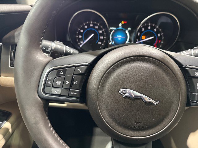 Used 2017 Jaguar XF Prestige RWD image 23