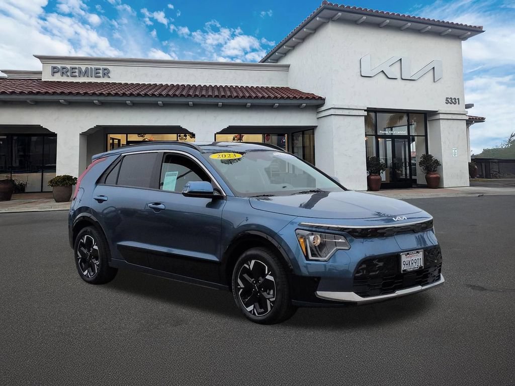 Certified 2023 Kia Niro Wind FWD image 2