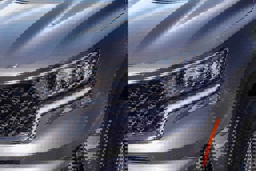 Certified 2024 Kia Sorento EX image 8