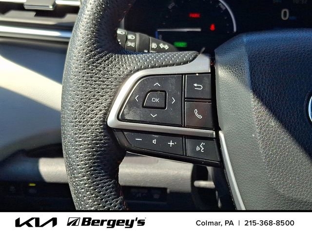 Used 2023 Toyota Sienna XSE AWD/4WD image 25